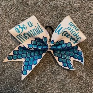 Cheer Bow
